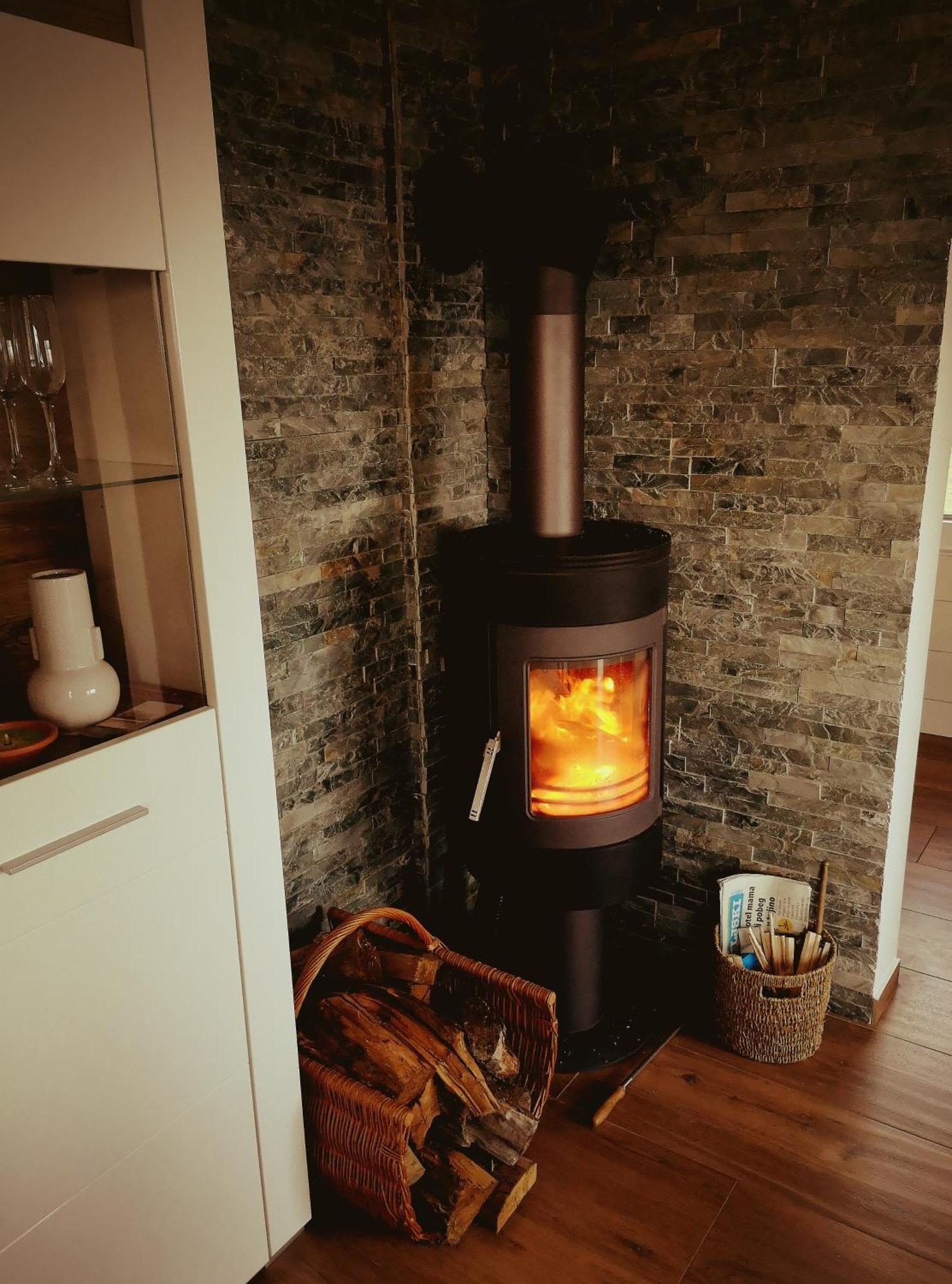Apartma Hisa Na Ravnah With Hot Tub Pišece Buitenkant foto