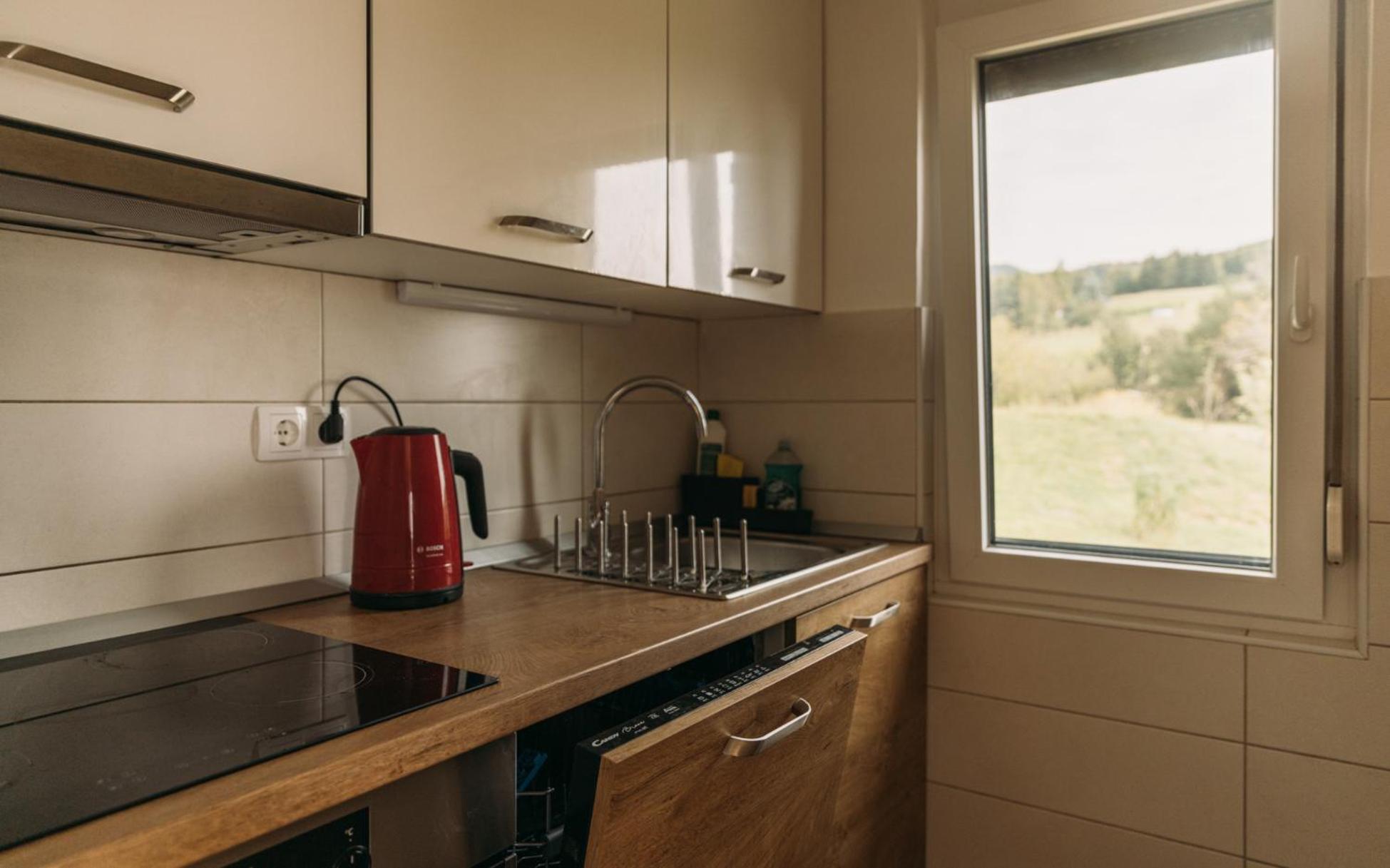Apartma Hisa Na Ravnah With Hot Tub Pišece Buitenkant foto